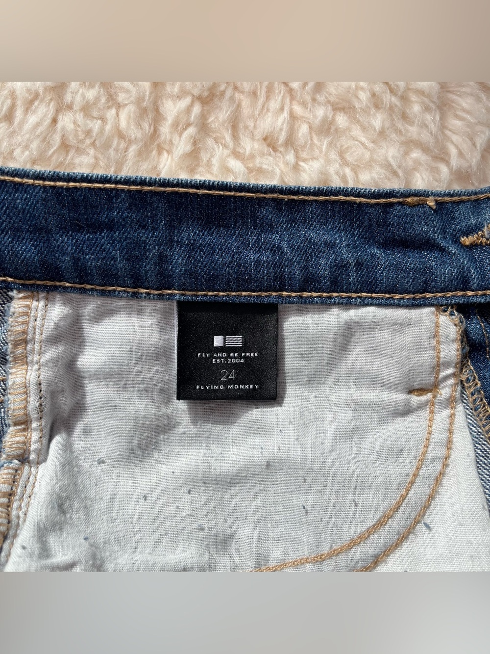 Flying Monkey Distressed Denim Cut Off Jean Shorts Mid-Rise Raw Hem Women’s 24 - Picture 7 of 7
